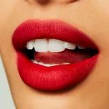 Mac Powder Kiss Liquid tekoča šminka z mat zaključkom 5 ml odtenek 987 M.A.CSmash za ženske