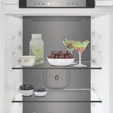 Whirlpool ugradbeni hladnjak WHK2 5323 B5E1 Slike