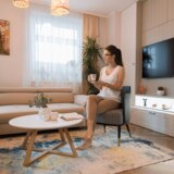 Kondela Klubska mizica, bela/naravna, INFERO | Shoptok.si