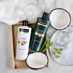 TRESemmé Botanique Nourish & Replenish hidratantni šampon za suhu kosu 400 ml Cijene