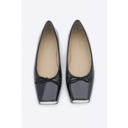 Marjin Woman's Ballet Ballet Visor with Blunt Toe and Bow Detail, Black Patent Leather Cene