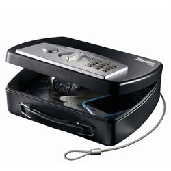 Master Lock Portable Personal Safe P008EML Cene