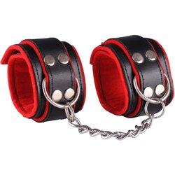 Dominate Me Leather Handcuffs D11 Black-Red Cene