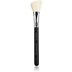 Sigma Beauty F40 - Large Angled Contour Brush Cene