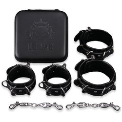 Dungeon Lab Hunter Restraints Set Cene