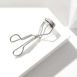 Tweezerman Classic Curl Eyelash Curler - Silver Cene