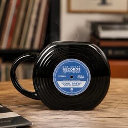 Retro šalica u obliku vinilne ploče Cene