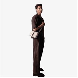 Gaston Luga Spläsh crossbody bag - cloud cream Cene