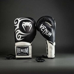 Venum Giant 2.0 Mike Tyson Pro Rukavice sa Pertlama Crno/Bele 16OZ Cene