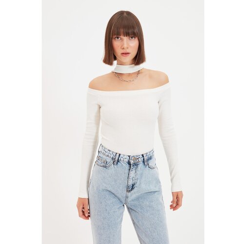 Trendyol Ecru Carmen Collar Choker Detailed Corduroy Knitted Blouse Slike