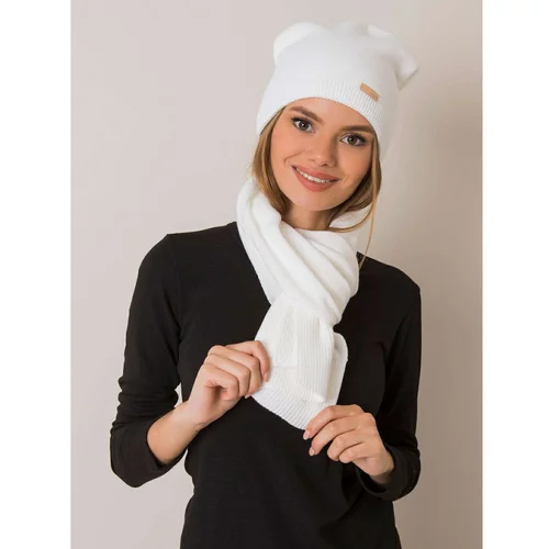Fashion Hunters RUE PARIS White set of hat and scarf