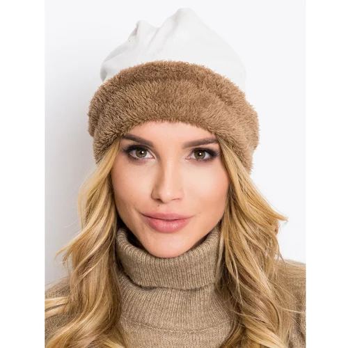 Fashion Hunters Warm hat in ecru color