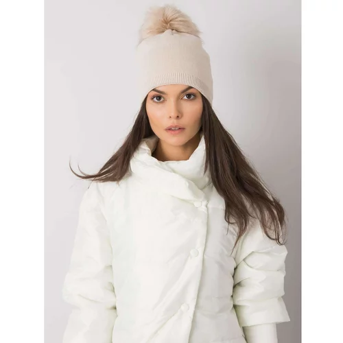 Fashion Hunters Beige winter hat with pompoms