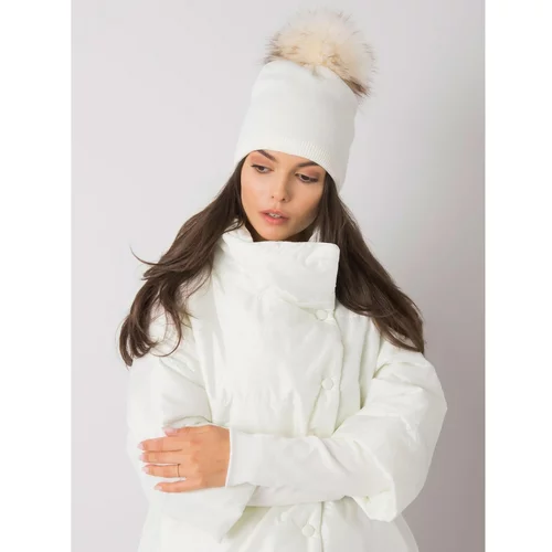 Fashion Hunters White winter hat with pompoms
