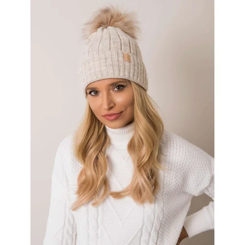 Fashion Hunters RUE PARIS Beige winter hat