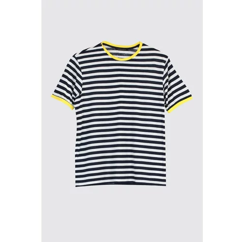 Trendyol Men’s T-shirt Striped