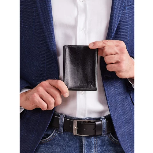 Fashion Hunters A black men's wallet without a fastener made of natural leather