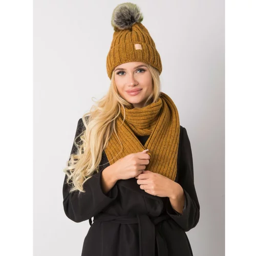 Fashion Hunters RUE PARIS Dark yellow winter hat and scarf set