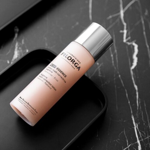 Filorga NCEF-ESSENCE regeneracijska in vlažilna nega za osvetlitev kože 150 ml Slike