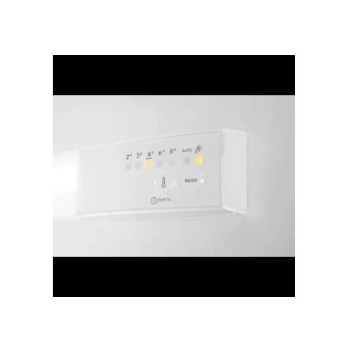 Electrolux Vgradni komb. hladilnik ENA7NE18S, No Frost Slike