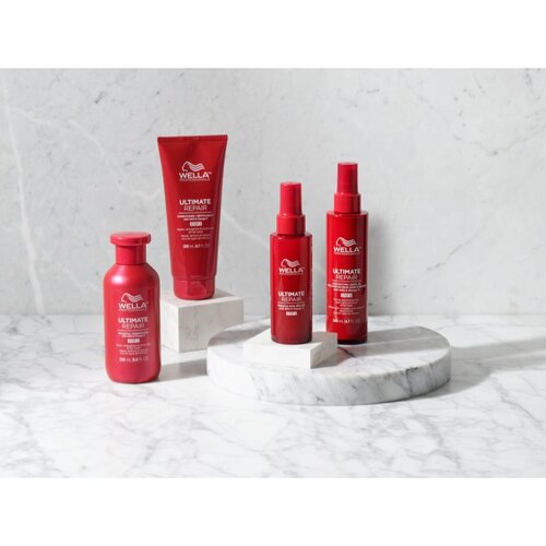 Wella Professionals Ultimate Repair Shampoo &amp;scaron;ampon za jačanje o&amp;scaron;tećene kose 250 ml Slike