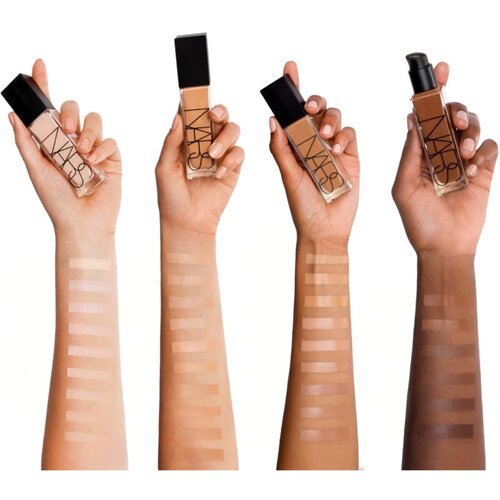 Nars Natural Radiant Longwear Foundation dolgoobstojen tekoči puder (posvetlitveni) odtenek PATAGONIA 30 ml Slike