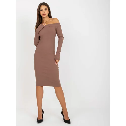 Fashion Hunters A brown basic dress revealing the shoulders every day