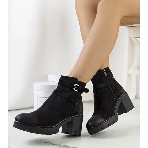 Gemre Black ankle boots with tractor sole Lamaris Slike