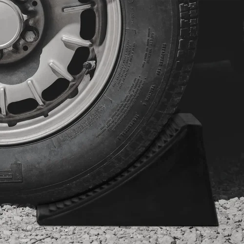 vidaXL Zagozde za kolesa 4 kosi 16x9x9 cm guma vidaXL Zagozde za kolesa 4 kosi 16x9x9 cm guma