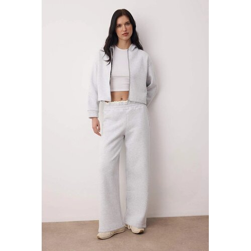 TRENDYOLMILLA Ženski set jogger trenerka TWOAW26EM00011, &amp;Scaron;arena Slike