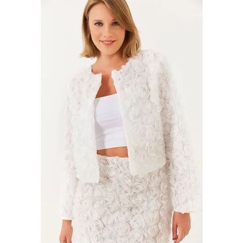 Bianco Lucci Women's Floral Textured Short Jacket MBMS028