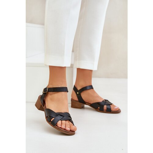 Zazoo Leather Sandals On A Delicate Heel Cene