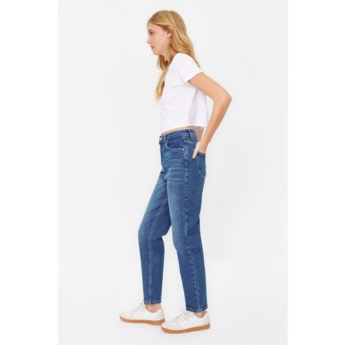 Trendyol Dark Blue More Sustainable High Waist Slim Mom Jeans Slike