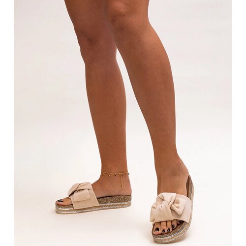Gemre Light beige clogs on a massive sole Peletra Cene
