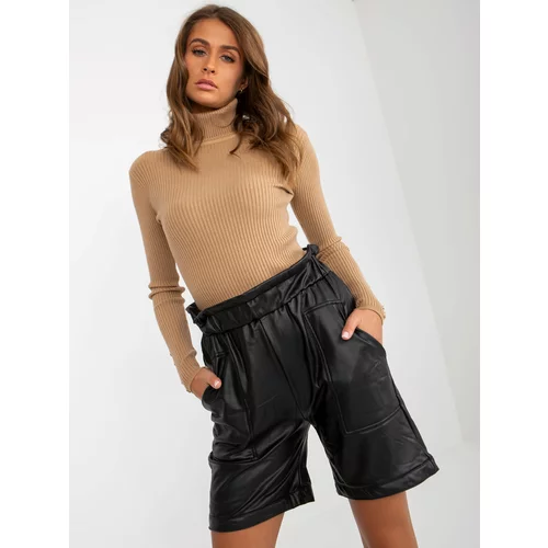 Fashion Hunters Black insulated casual shorts made of eco-leather