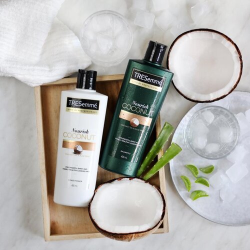 TRESemmé Botanique Nourish & Replenish hidratantni šampon za suhu kosu 400 ml Cijene