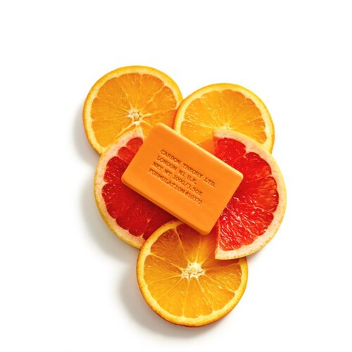 Carbon Theory Facial Cleansing Bar Vitamin C &amp;amp; Caffeine čistilno milo za obraz z vitaminom C Orange 100 g Slike