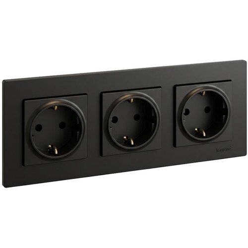 Legrand Trostruka kućna utičnica SCHUKO 250V/16A NILOE STEP crna Slike