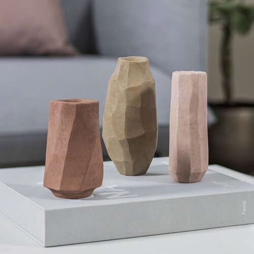 Mette Ditmer Denmark Ružičasta vaza od polyresina (visina 15,5 cm) Nuki &amp;ndash; Slike