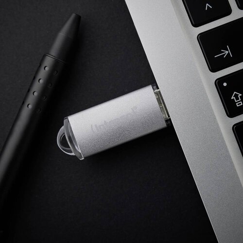Intenso 128GB Jet Line USB 3.2 70MB/s spominski ključek - siv Slike