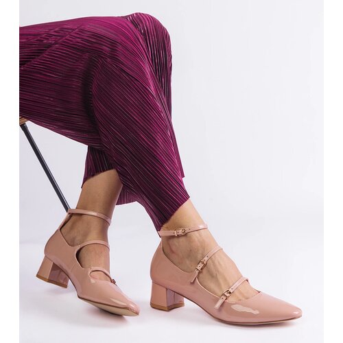 Gemre Beige patent leather pumps with a strap by Hermana Cene
