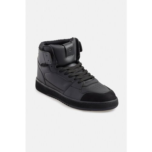 Avva Men's Black High Ankle Flexible Sole Sneaker Shoes Cene