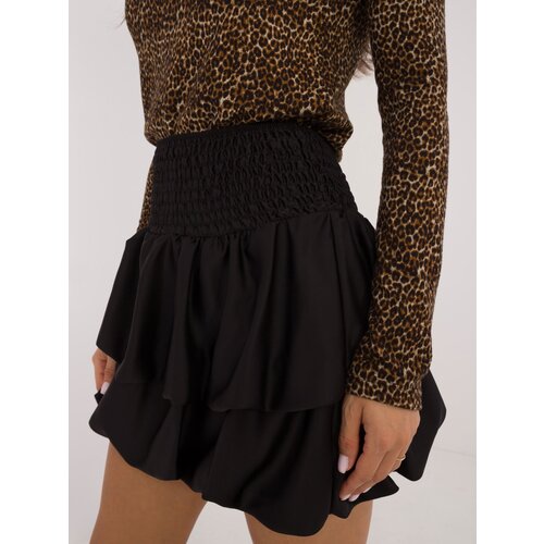 Fashion Hunters Black smooth skirt with ruffles Slike