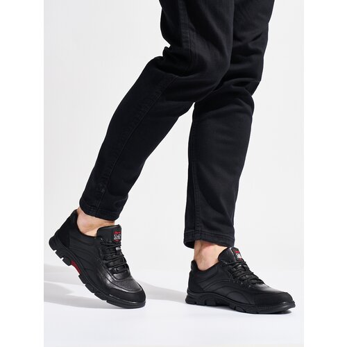 Shelvt Men's Black Sports Shoes Cene