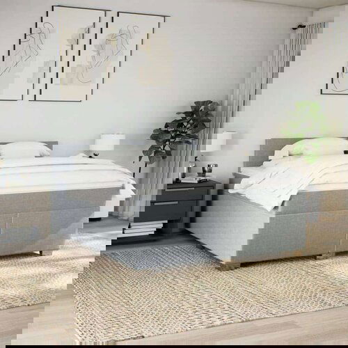 VidaXL Krevet s oprugama i madracem svjetlosivi 180x200 cm od tkanine Slike