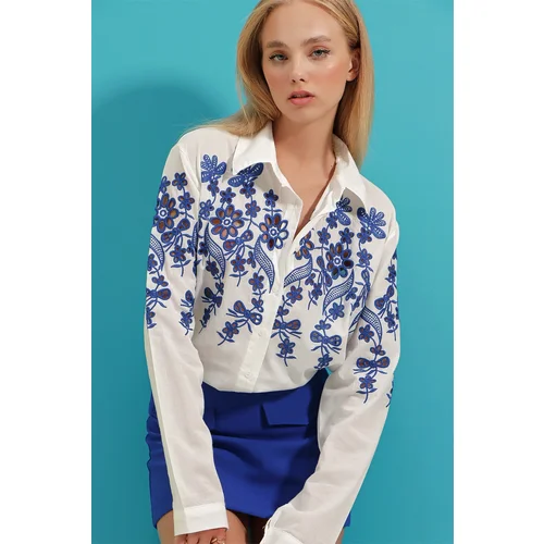 Trend Alaçatı Stili Women's White Woven Shirt with Embroidered Embroidery on the Front and Sleeves