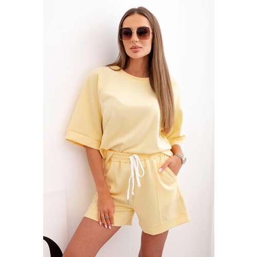 Kesi Włoski Women&amp;#039;s butter set with a short-sleeved blouse and shorts with an elastic band yellow Slike