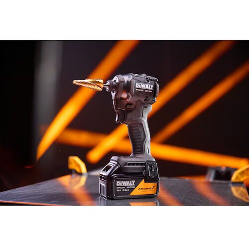 Dewalt DCF86MP2T aku udarni odvrtač 18V xr mclaren (2 x 5.0Ah) Slike