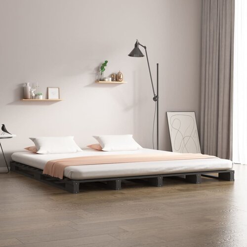 VidaXL Posteljni okvir siv 140x190 cm trdna borovina Slike