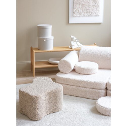 Wigiwama Kremno bela otro&amp;scaron;ka sedežna garnitura iz tkanine boucl&amp;eacute; 132 cm Settee &amp;ndash; Slike